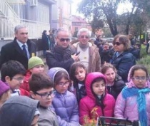 Il sindaco Del Gaudio durante la sua visita nelle scuole